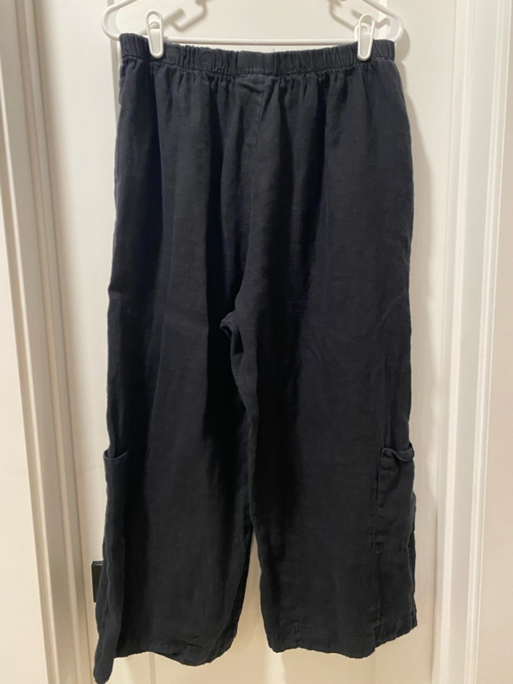 bryn Walker Black Wide-Leg Cropped Cargo Pants 100% linen - Picture 5 of 5
